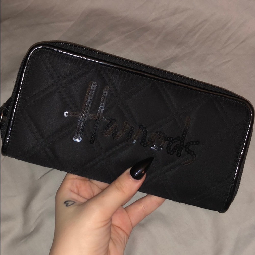 5/$25✨Harrods Black Quilted & Sequin Wallet - Picture 1 of 8